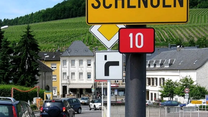 Elveția ar putea reintroduce vizele pentru cetățenii statelor care nu fac parte din Schengen