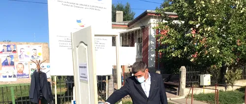 În urma unui conflict dintre primarul comunei Rediu și adjunctul său, viceprimarul a decis să își mute biroul în aer liber