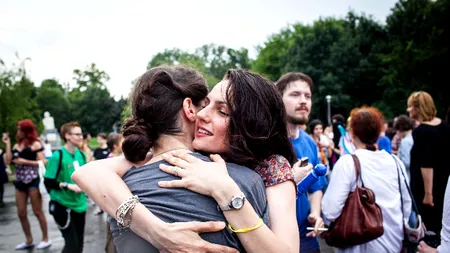 Românii sunt cei mai intoleranți cetățeni UE. Homosexualii sunt respinși chiar de propriile familii