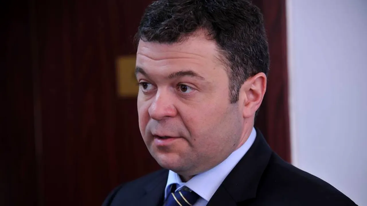 Rectorul Universității de Vest din Timișoara sesizează Comisia de etică după ce a fost acuzat de plagiat 