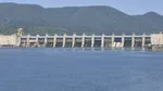 Navigația pe Dunăre, tot mai grea. Barjele încărcate cu cereale rămân blocate în dunele de nisip