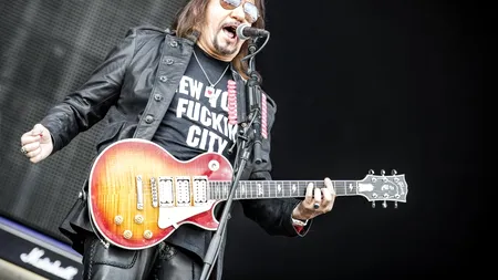 Doliu în muzica rock. Ace Frehley, legendarul chitarist al trupei Kiss a MURIT la 74 de ani: Am fost binecuvântați să fim alături de el până la final