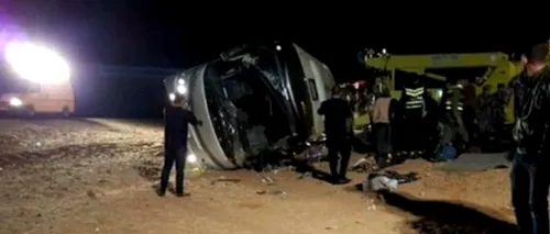 Un autocar cu pelerini aflat în drum spre Mecca s-a răsturnat în Iordania. Cel puțin 16 oameni au murit