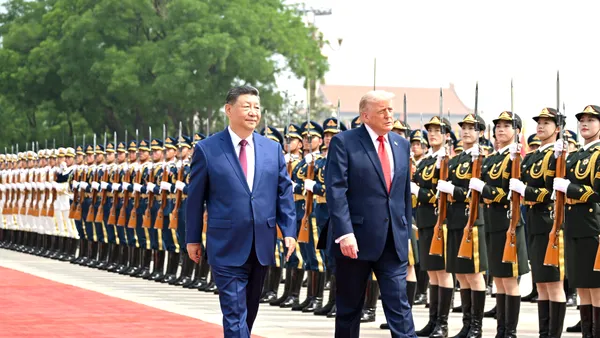 Trump, fascinat de prezența de scenă a lui Xi Jinping: „Este foarte înalt și extrem de serios. Pare scos dintr-un film de la Hollywood”