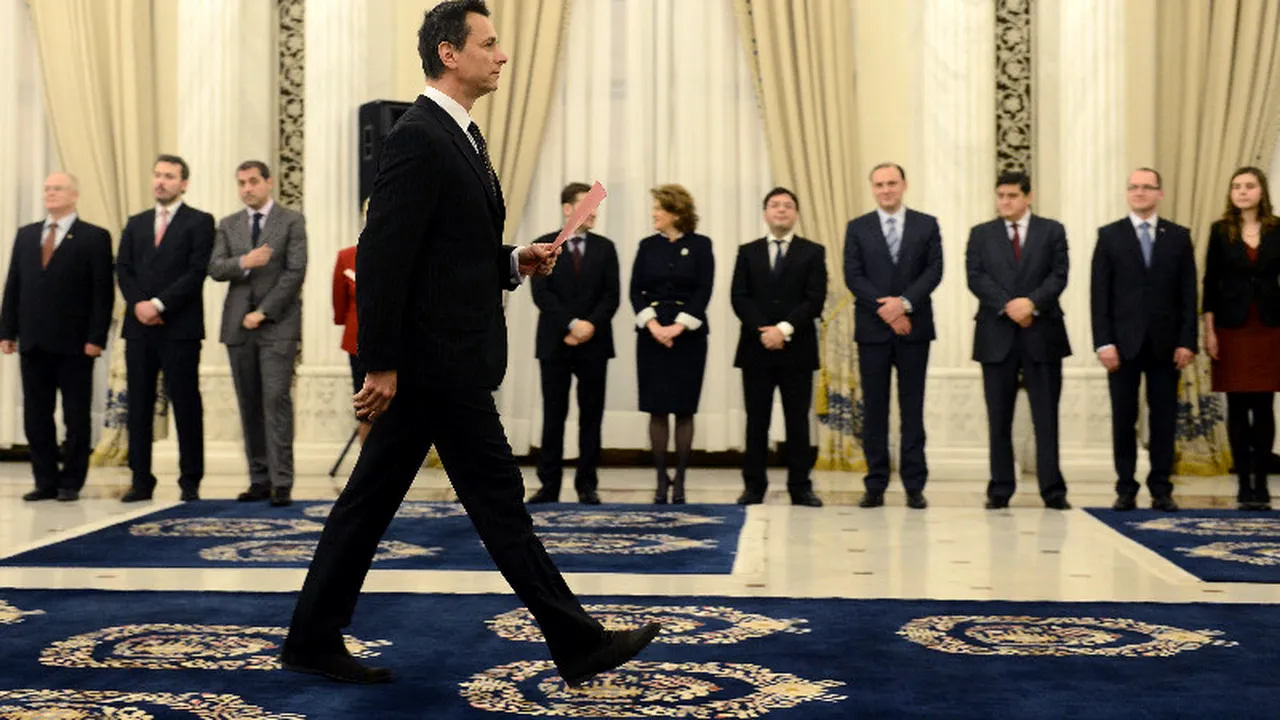 Miniștrii care pleacă din Guvernul Ponta: Bogdan Stanoevici, actorul huiduit în timpul episodului „votul diasporei