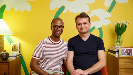 Cum au ajuns Adrian și Robert inamicii nr. 1 ai Bisericii Ortodoxe. Decizia CCR privind căsătoriile gay, amânată