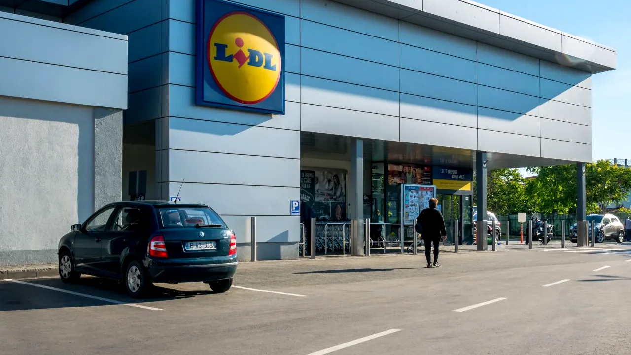 Program Lidl de Anul Nou 2023. Orarul magazinelor pentru 31 decembrie 2022, 1 și 2 ianuarie 2023