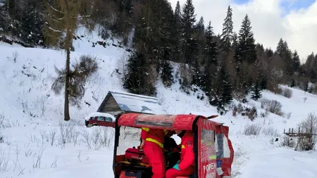 O tânără din Alba care născuse recent acasă a murit, după ce eforturile medicilor de a o SALVA au eșuat. Femeia refuzase anterior să meargă la spital