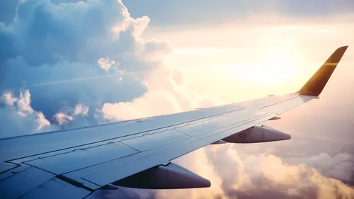 O companie aeriană low-cost va lansa 10 noi rute către destinații de vacanță, din București și Cluj-Napoca. Care sunt acestea și de când vor fi operate cursele