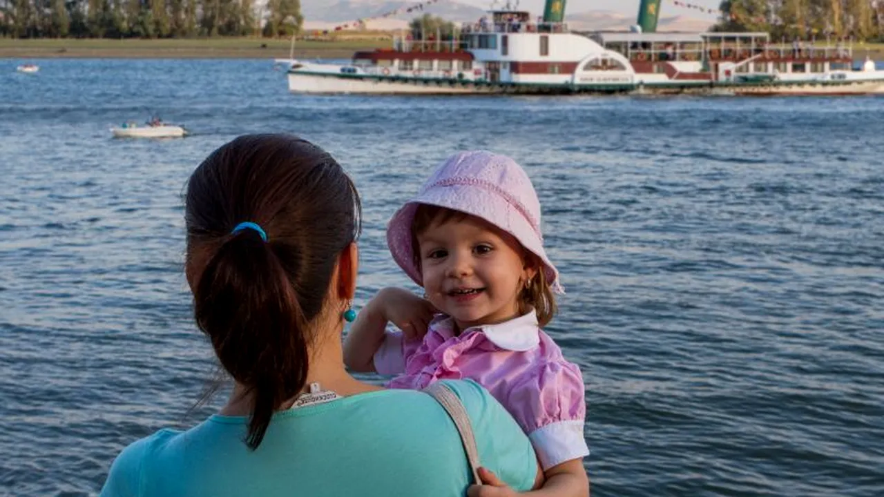 INDEMNIZAȚIA DE CREȘTERE A COPILULUI 2012 a ajuns la 85%. Câți bani vor primi mamele care își iau CONCEDIU MATERNITATE și POSTNATAL un an sau doi ani