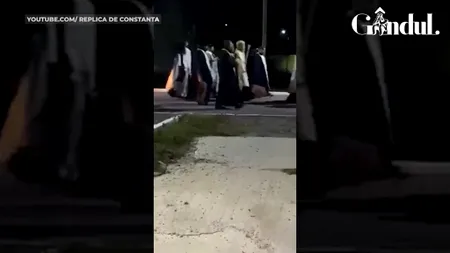 GÂNDUL LIVE. Înaltpreasfințitul Teodosie, slujbă de alungare a noului coronavirus pe o stradă din județul Constanța! Totul a fost filmat (VIDEO)
