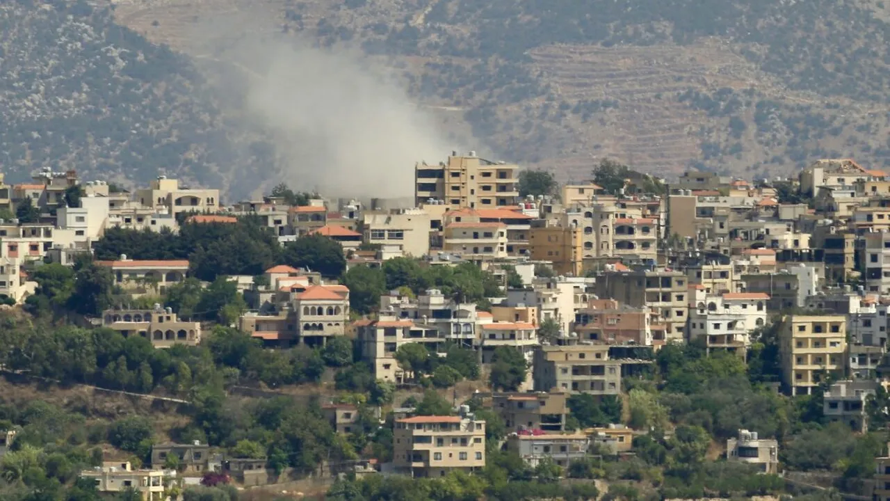 Noi CONFRUNTĂRI armate între Israel și Hezbollah /Bază militară israeliană, atacată cu rachete