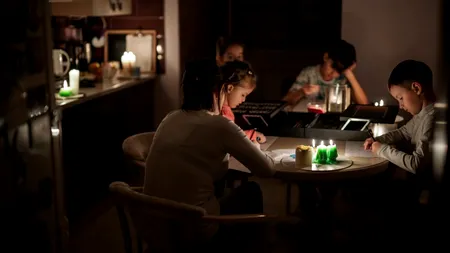 Sfaturi de la autorități pentru consumatori. Cum să te pregătești pentru o pană de curent care poate dura CÂTEVA ZILE