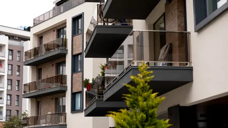 Informație prețioasă pentru românii care stau la BLOC. Care este perioada maximă în care poți găzdui o persoană, fără să o treci la întreținere