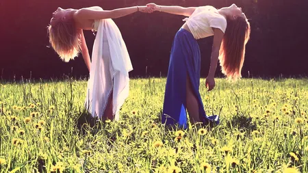 O vacanță romantică cu final neașteptat. O femeie a plecat cu iubitul și s-a întors cu prințesa din povești - FOTO