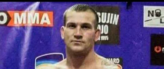 VIDEO| Un cunoscut luptător MMA, reținut de polițiști, după ce a comis un jaf armat în București