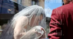 Primele IMAGINI cu Kira Hagi în rochie de mirească. Cum arată fiica „Regelui” / Biserica este împodobită ca-n povești, urmează petrecerea la Cernica