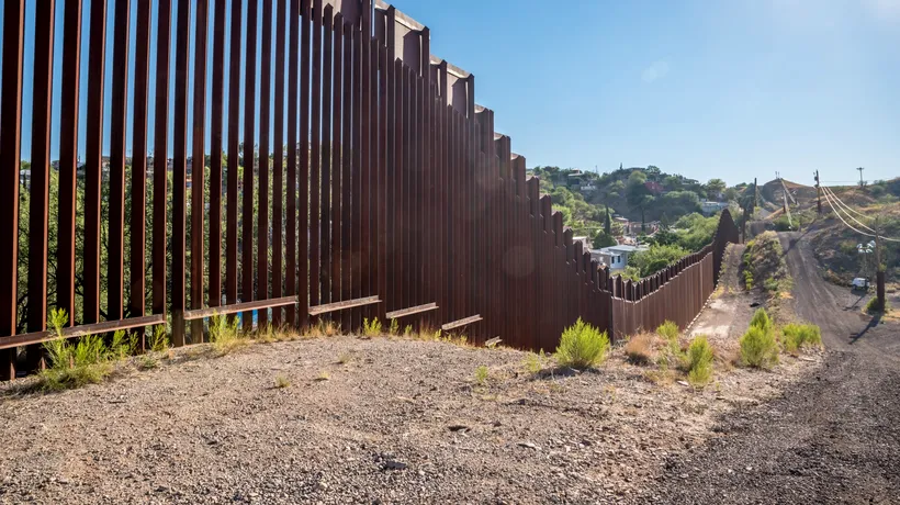 Administrația Trump ia în considerare noi restricții la granița cu Mexicul. Măsura ar putea afecta și cetățenii americani