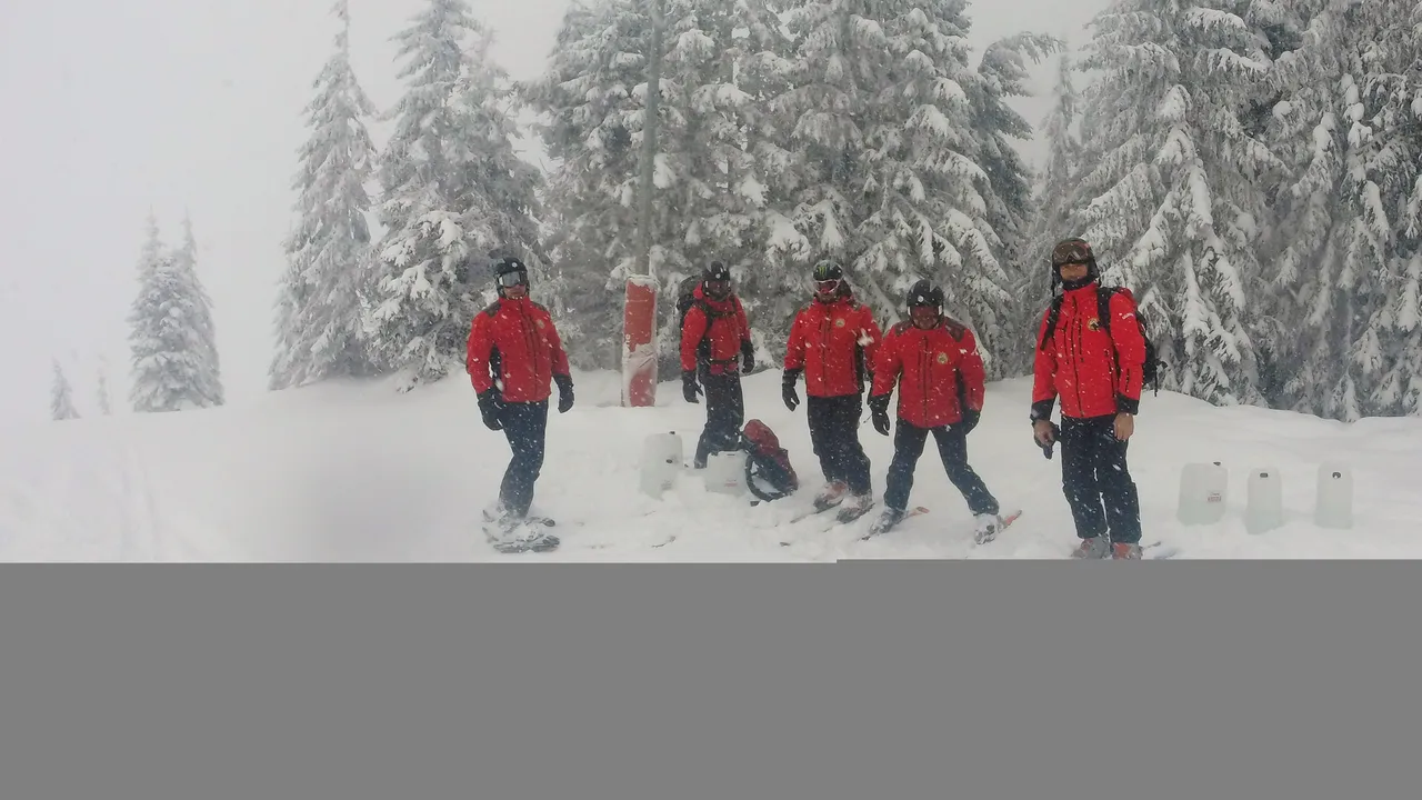 Gest impresionant al unei fetițe de 8 ani. Și-a donat economiile din pușculiță salvamontiștilor din Cavnic