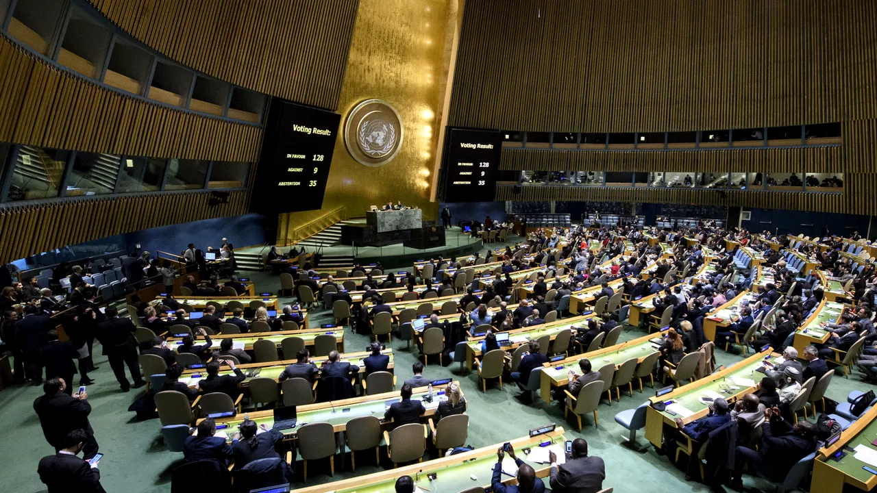 Trump amenință din nou țările care au votat contra SUA la ONU. Statele arabe îi răspund dur: Nu ne temem. Nu primim ajutor gratuit