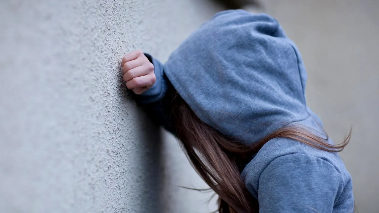 O ELEVĂ de 9 ani din Buzău își acuză profesorul de agresiune sexuală. Ce au descoperit părinții fetei când au mers la școală?