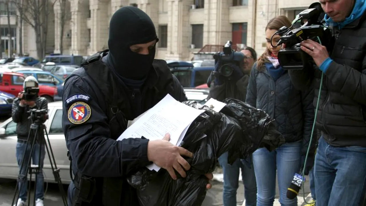Drobeta Turnu Severin: Profesorul suspectat că ar fi luat mită la bacalaureat a fost reținut