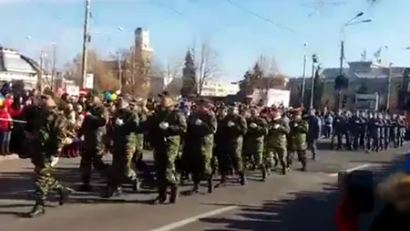 RĂSTURNARE de situație. Șeful Garnizoanei Ploiești NEAGĂ că le-ar fi spus militarilor de la paradă 