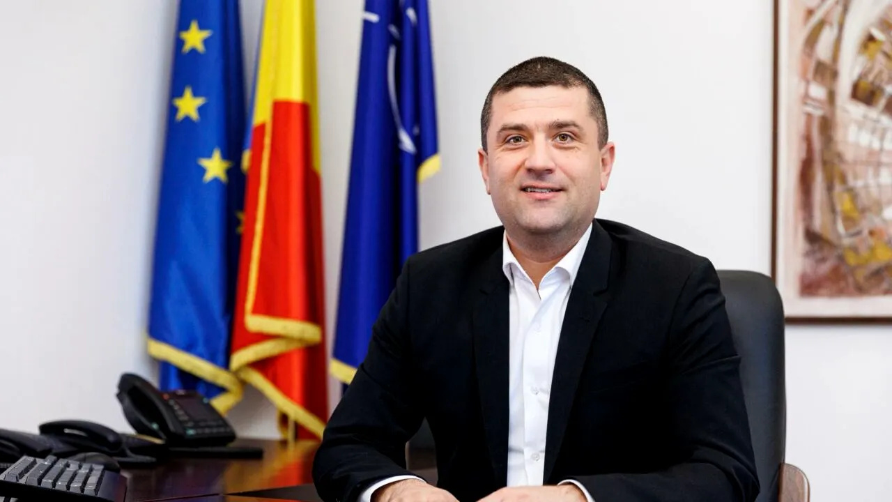 Bolojan l-a demis pe secretarul de stat, reținut de DNA. USR a pus IMEDIAT doi secretari de stat la Economie