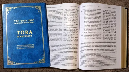 VIDEO | Lansare de carte la Templul Coral din București: Prima traducere integrală a Torei din ebraică în limba română