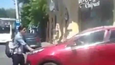 Imagini șocante în Capitală. Primele declarații ale șoferului acuzat că a luat intenționat pe capotă un tânăr, pe trecerea de pietoni