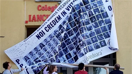 BACALAUREAT. Gest inedit de încurajare pentru candidați, la un liceu din Hunedoara. „Viitorul poartă numele fiecăruia dintre voi”