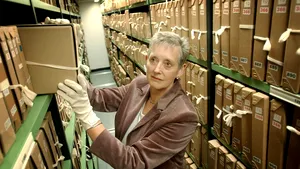 A murit Stella Rimington, prima femeie care a condus contraspionajul britanic MI5. Ea ar fi inspirat-o pe actriţa Judi Dench în rolul M din James Bond