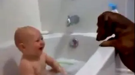 VIDEO. Ce a urmat după acest moment a făcut-o pe mama bebelușului din imagine să ceară despăgubiri la tribunal