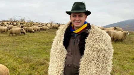 Povestea lui Ștefan Stănuș, ciobanul modern care este student la două facultăți:  „De la noi vine schimbarea!” - FOTO