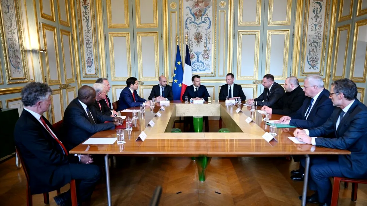 O nouă rundă de discuții între americani, ucraineni și aliații europeni va avea loc la LONDRA săptămâna viitoare. Macron: “O convergență importantă”