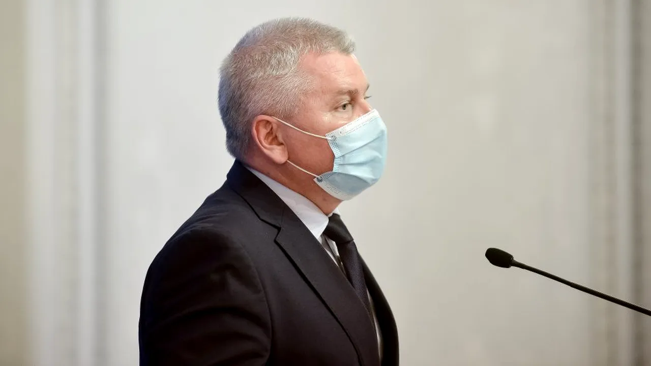 Campania de vaccinare anti-COVID | Florin Roman: Aştept cu mare interes să văd care sunt persoanele vinovate şi privilegiaţii care au sărit peste rând