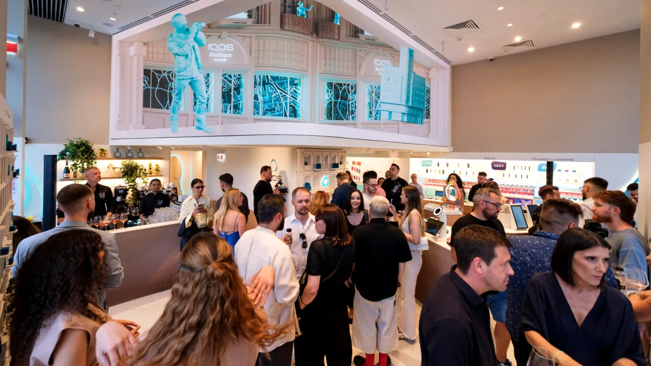 Noul IQOS Boutique Victoriei: concept de tip Retail 2.0 și o instalație artistică semnată Sebastian Comănescu