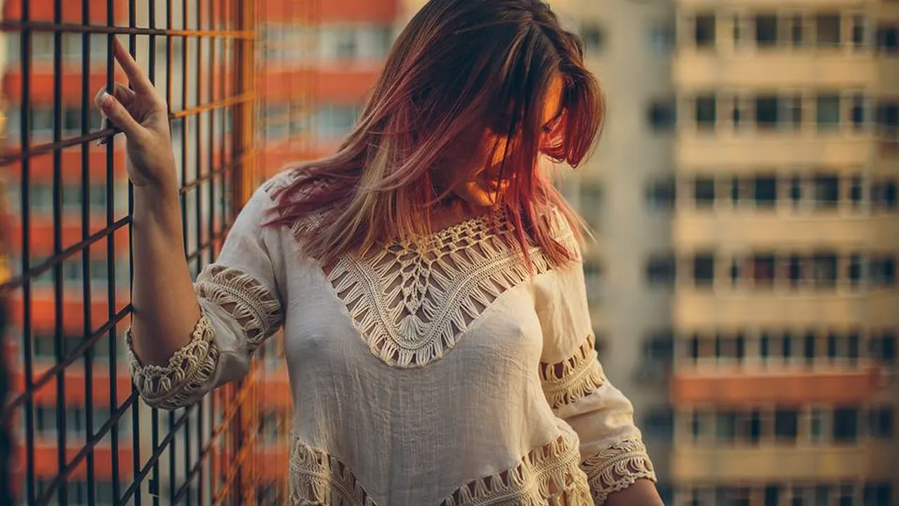 Bucureștencele, fotografiate fără sutien de „No Bra Day