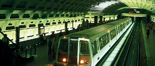 Un mort și sute de persoane evacuate la metroul din Washington, din cauza unor emanații de fum