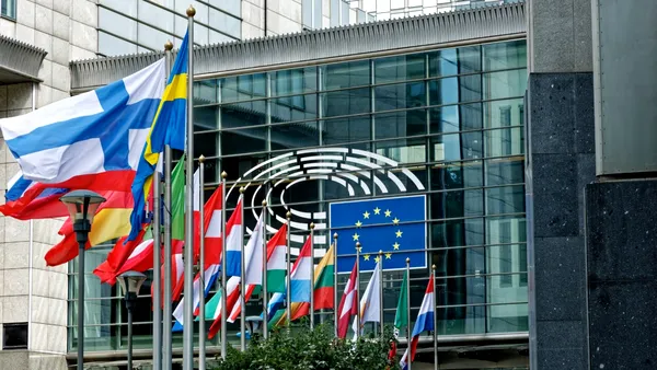 România a înregistrat progrese LIMITATE în combaterea spălării banilor, finanțării terorismului și proliferării armelor