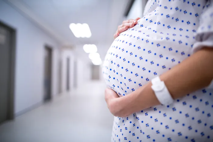 Schimbare în maternități. Cine va putea însoți mama în sala de naștere. Legea urmează să ajungă pe masa lui Nicușor Dan pentru promulgare