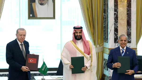 Turcia, Arabia Saudită și Pakistanul au încheiat o alianță defensivă similară cu NATO în lumea musulmană, pe fondul conflictelor din Orientul Mijlociu