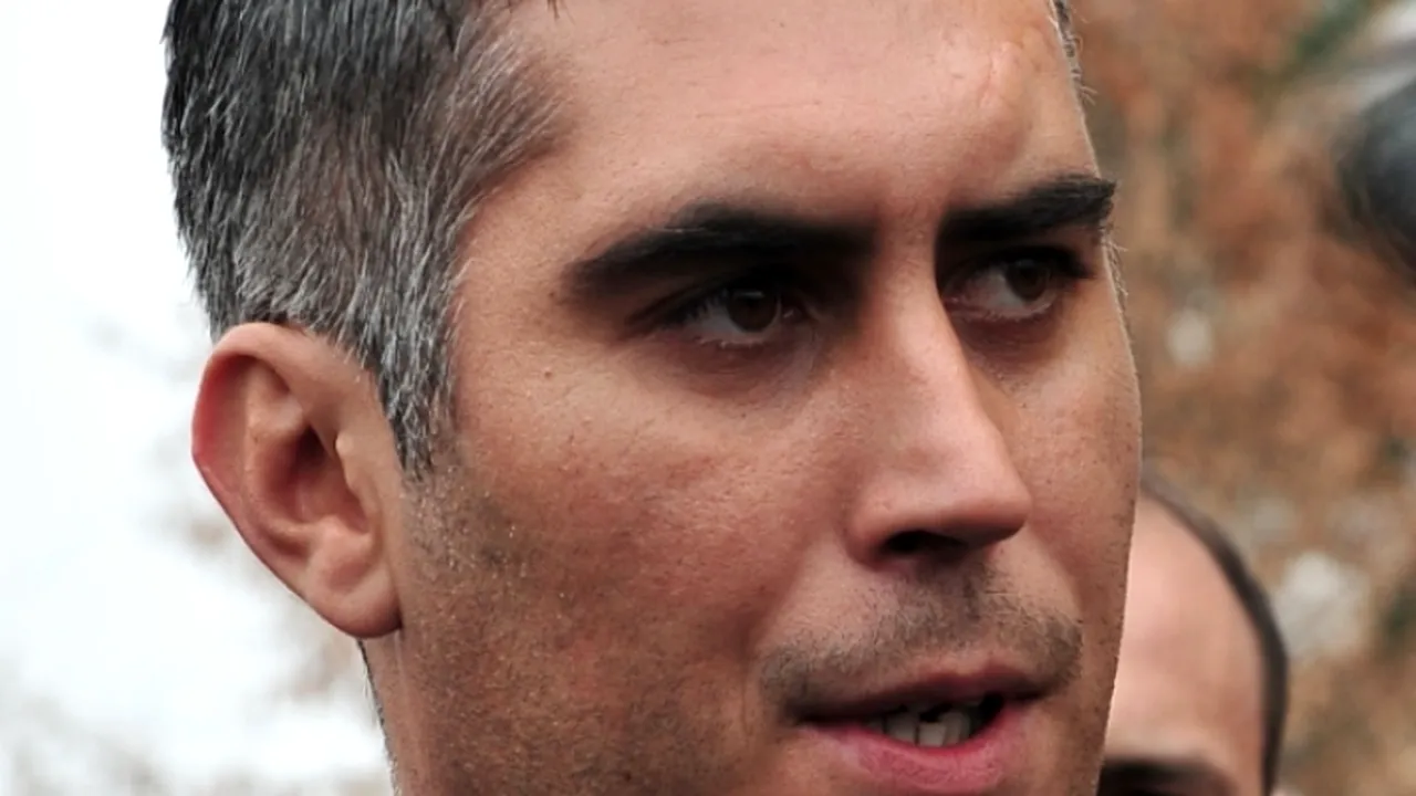 Finul lui Mircea Geoană, deputatul Florentin Gust, se întoarce în PSD și votează moțiunea de cenzură. 