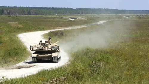 Armata Română s-ar putea dota cu tancuri americane Abrams