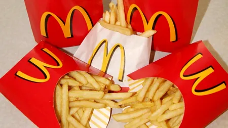 A slăbit aproape 30 de kilograme mâncând doar de la McDonald''s. Care a fost metoda sa