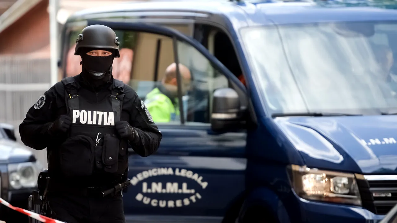 Trupele speciale au intervenit în Sectorul 4. Un bărbat înarmat cu un cuțit amenința că își va face rău, iar familia era în pericol