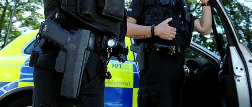 Doi polițiști, atacați cu un cuțit în fața Palatului Buckingham