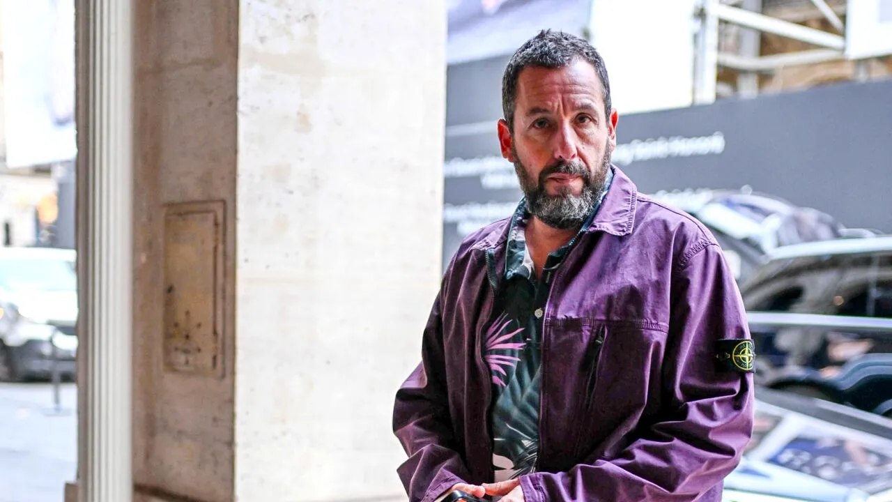 Adam Sandler, cel mai bine plătit actor de la Hollywood în 2025, potrivit Forbes. Câți bani a câștigat