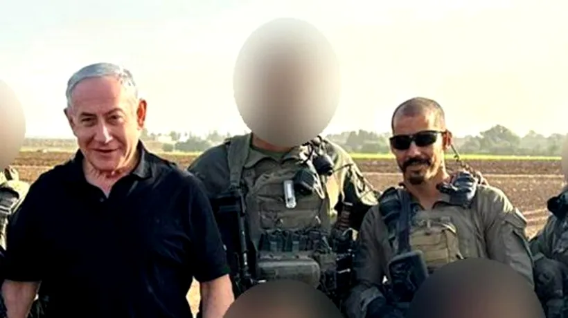 Un bărbat din Israel, judecat după ce s-a dat drept soldat, a furat arme şi s-a pozat cu Netanyahu / Avocat: „Ar trebui LĂUDAT”
