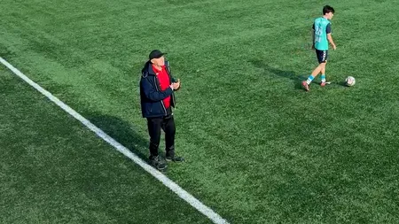 Imagini incredibile din fotbalul românesc. Un junior de 17 ani este înjurat și lovit de propriul său antrenor, fost campion cu Steaua, în anii ‘80